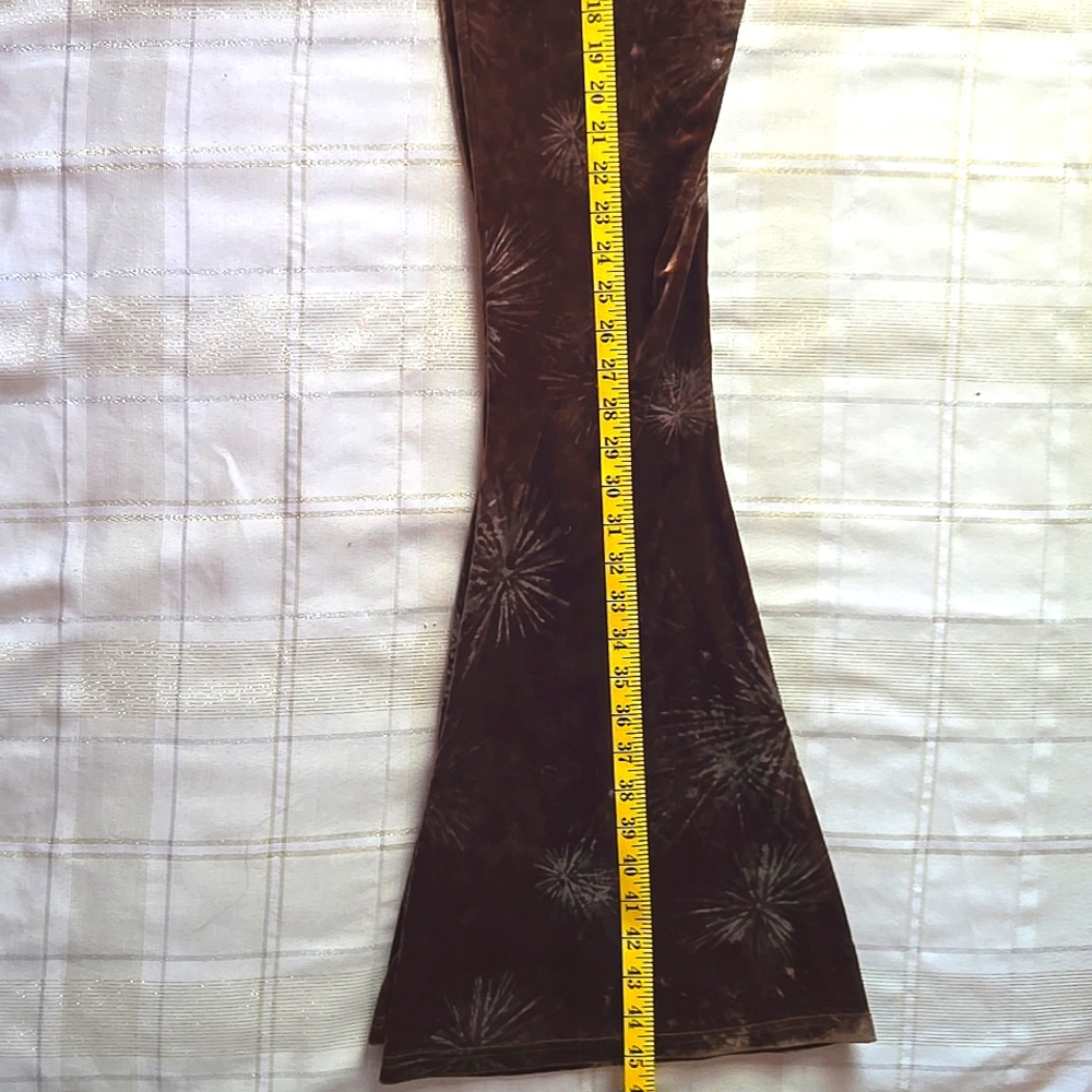 Petra Collins SSENSE Exclusive Brown Velvet Devore Flared Pants - Picture 11 of 15